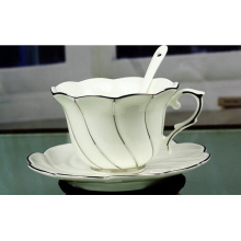 Keramik Kaffeetassen mit Löffel und Tablett für Geschenke